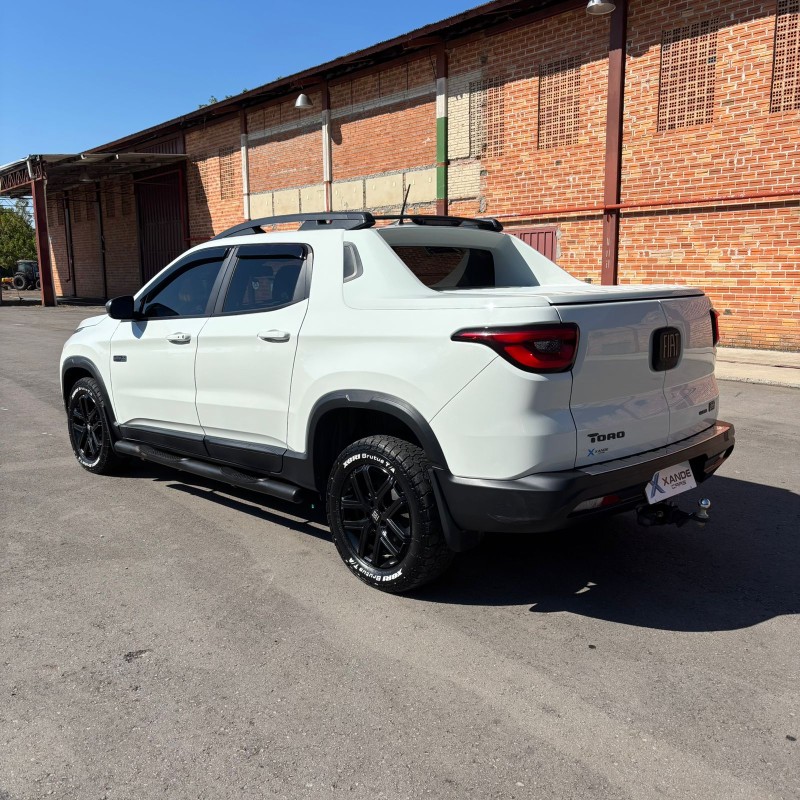 TORO 2.0 16V ULTRA 4X4 AT9 DIESEL 4P AUTOMÁTICO - 2022 - FLORES DA CUNHA