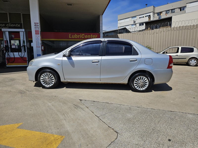 ETIOS 1.5 XS SEDAN 16V FLEX 4P MANUAL - 2013 - CAXIAS DO SUL