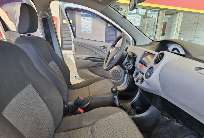 ETIOS 1.5 XS SEDAN 16V FLEX 4P MANUAL - 2013 - CAXIAS DO SUL