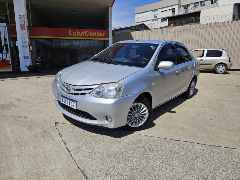 etios 1.5 xs sedan 16v flex 4p manual 2013 caxias do sul