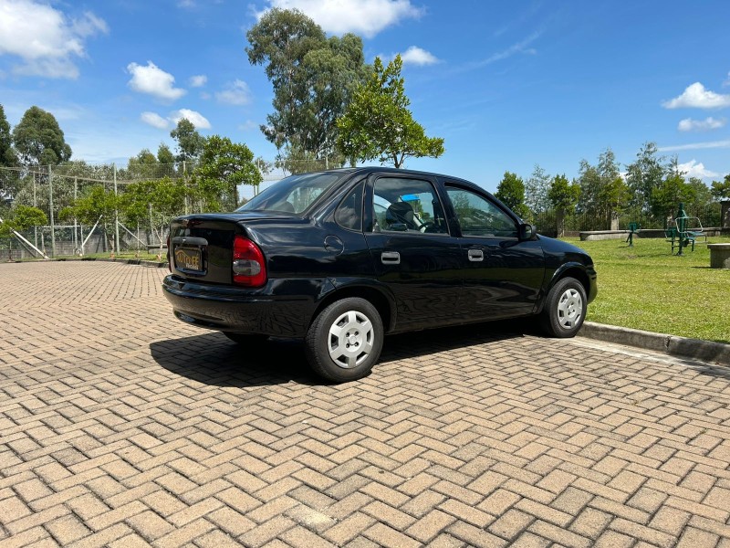 CLASSIC 1.0 MPFI LIFE 8V GASOLINA 4P MANUAL - 2005 - CANELA