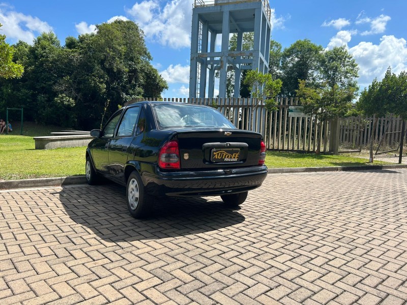 CLASSIC 1.0 MPFI LIFE 8V GASOLINA 4P MANUAL - 2005 - CANELA