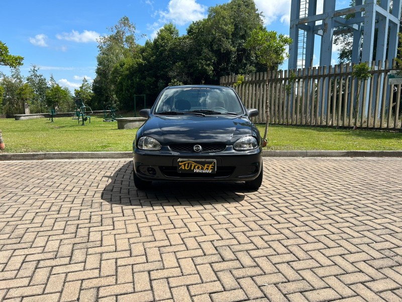 CLASSIC 1.0 MPFI LIFE 8V GASOLINA 4P MANUAL - 2005 - CANELA