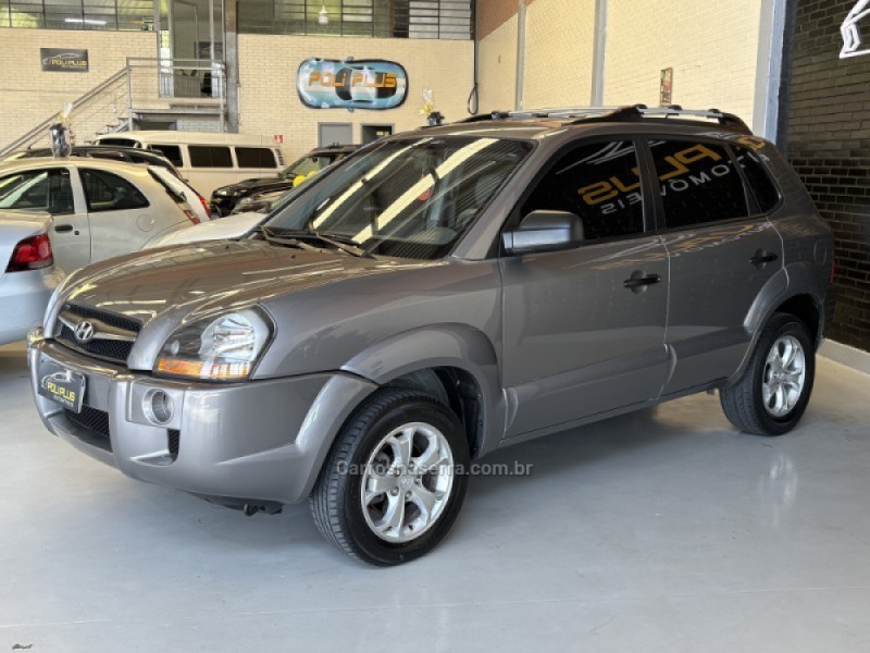 TUCSON 2.0 MPFI GL 16V 142CV 2WD GASOLINA 4P MANUAL - 2011 - CAXIAS DO SUL