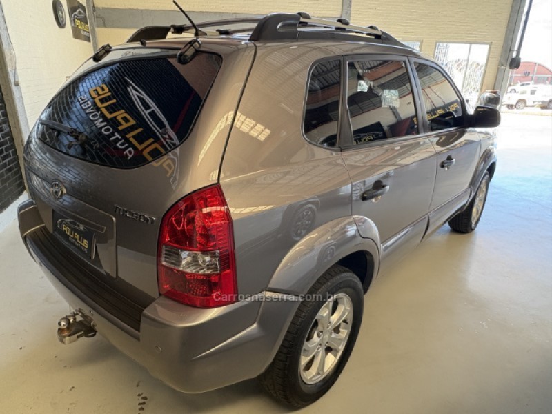 TUCSON 2.0 MPFI GL 16V 142CV 2WD GASOLINA 4P MANUAL - 2011 - CAXIAS DO SUL
