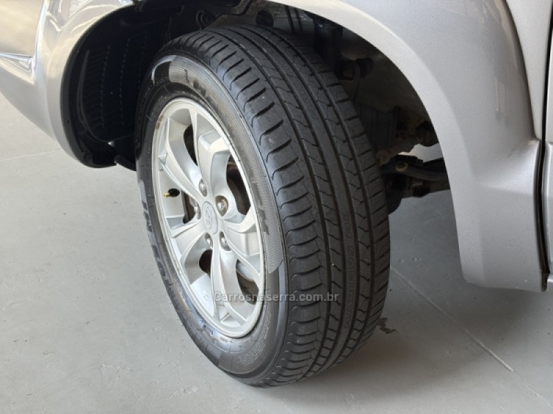 TUCSON 2.0 MPFI GL 16V 142CV 2WD GASOLINA 4P MANUAL - 2011 - CAXIAS DO SUL