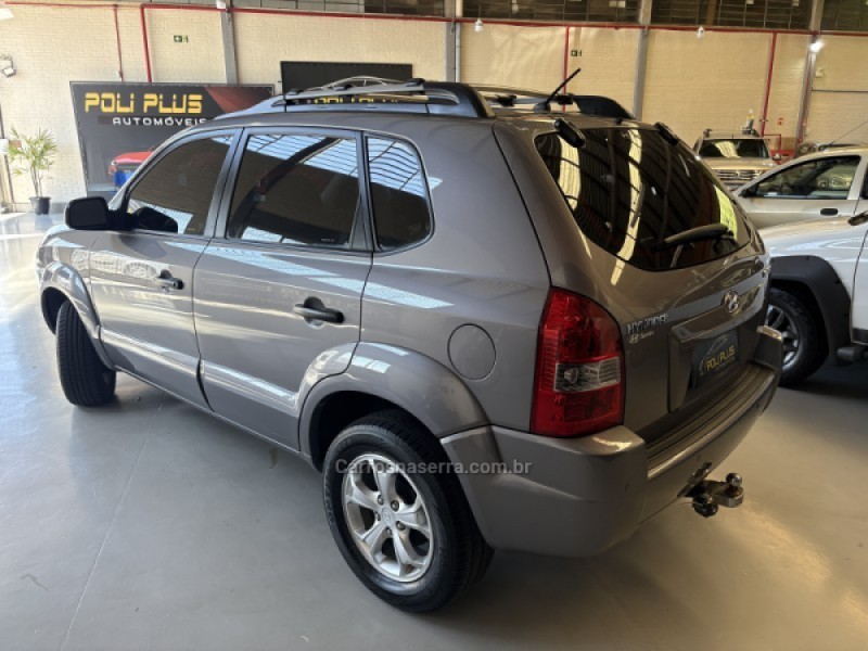 TUCSON 2.0 MPFI GL 16V 142CV 2WD GASOLINA 4P MANUAL - 2011 - CAXIAS DO SUL