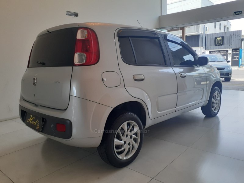 UNO 1.0 VIVACE 8V FLEX 4P MANUAL - 2015 - CANELA