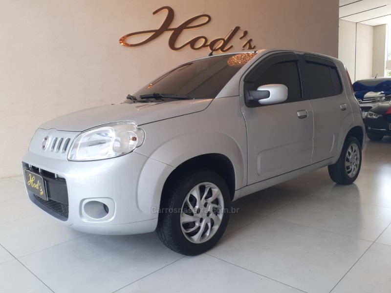 UNO 1.0 VIVACE 8V FLEX 4P MANUAL - 2015 - CANELA