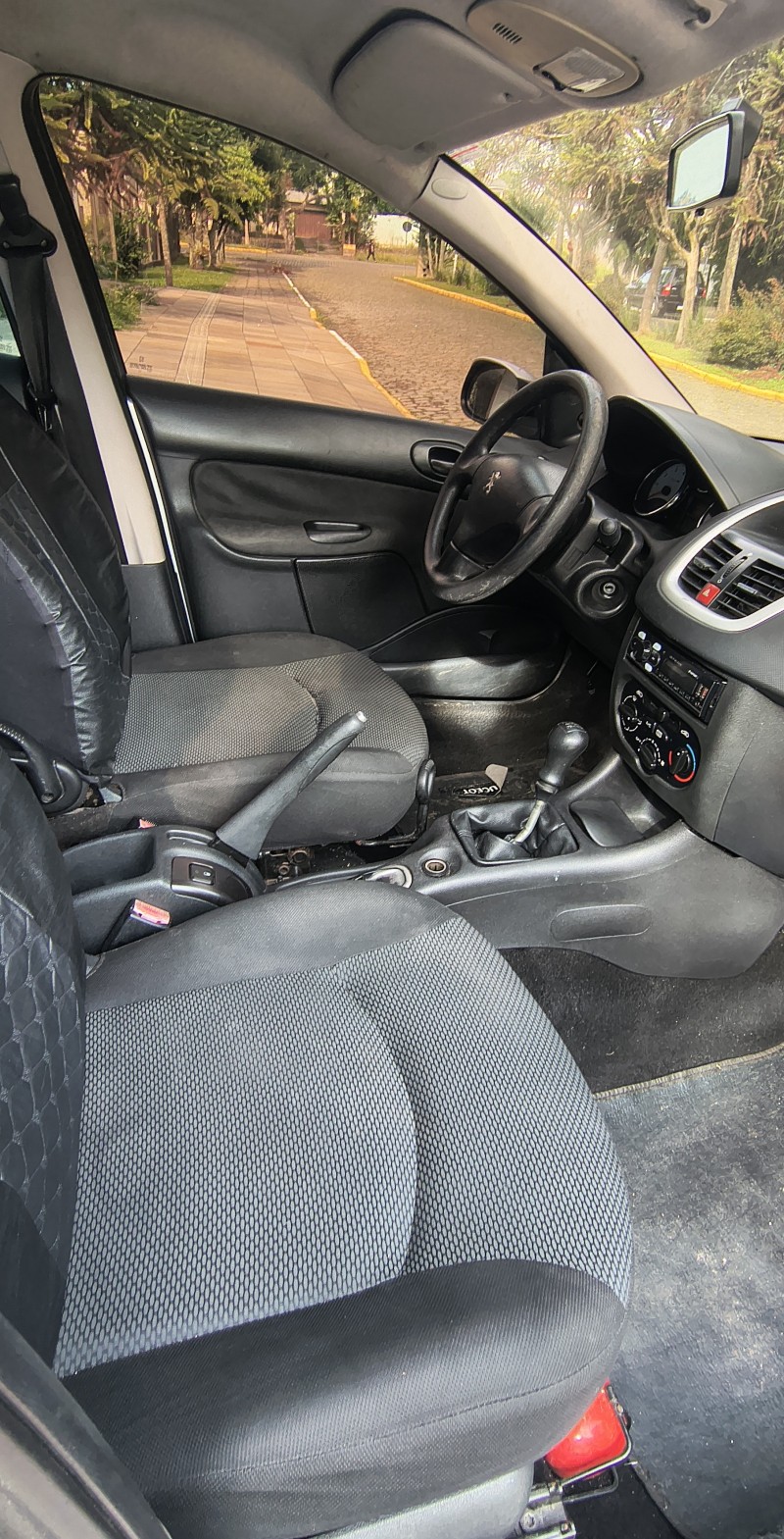 207 1.4 XR 8V FLEX 4P MANUAL - 2012 - FARROUPILHA
