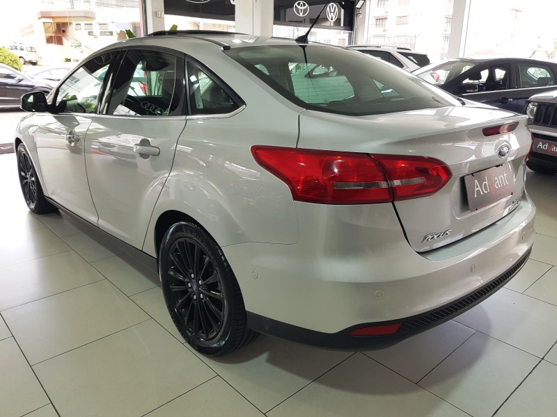 FOCUS 2.0 TITANIUM FASTBACK 16V FLEX 4P AUTOMÁTICO - 2016 - CAXIAS DO SUL