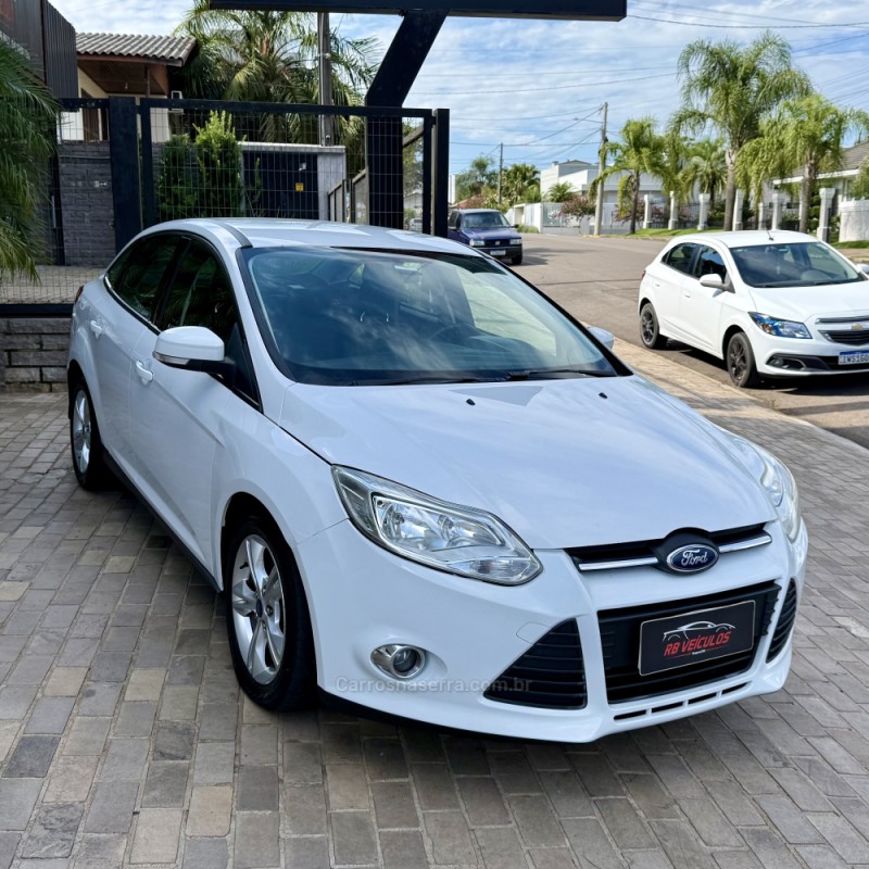 FOCUS 2.0 SE 16V FLEX 4P AUTOMÁTICO - 2015 - GUAPORé