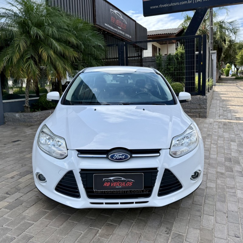 FOCUS 2.0 SE 16V FLEX 4P AUTOMÁTICO - 2015 - GUAPORé