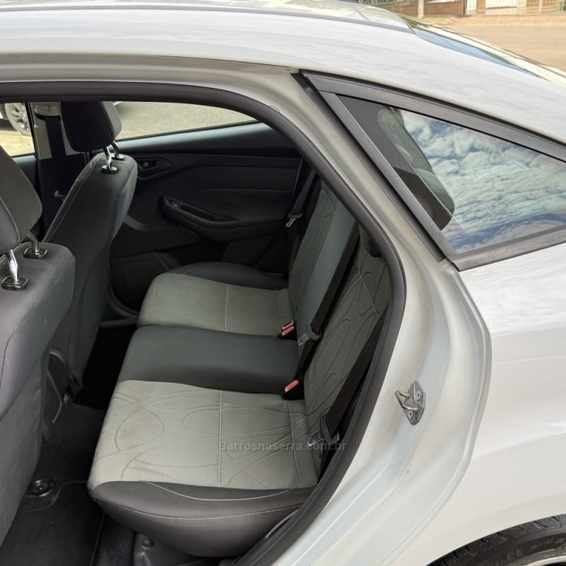 FOCUS 2.0 SE 16V FLEX 4P AUTOMÁTICO - 2015 - GUAPORé