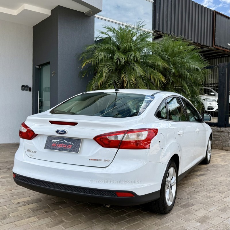 FOCUS 2.0 SE 16V FLEX 4P AUTOMÁTICO - 2015 - GUAPORé