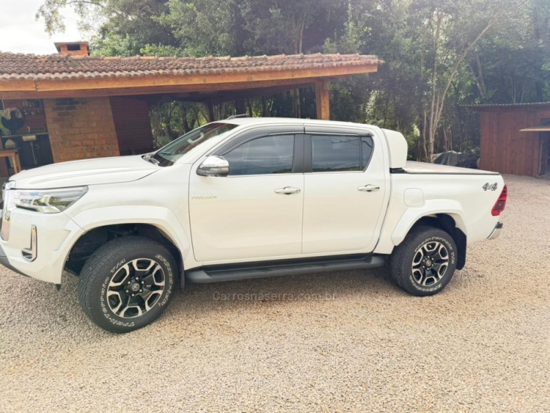 HILUX 2.8 SRX PLUS 4X4 CD TURBO DIESEL 4P AUTOMÁTICO - 2024 - VERANóPOLIS