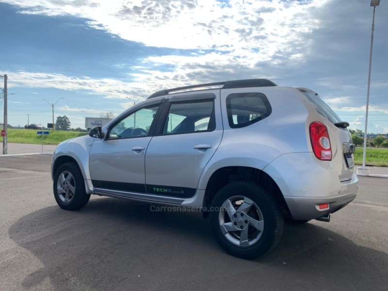 DUSTER 2.0 TECH ROAD II 4X2 16V FLEX 4P AUTOMÁTICO - 2015 - SANTA CRUZ DO SUL
