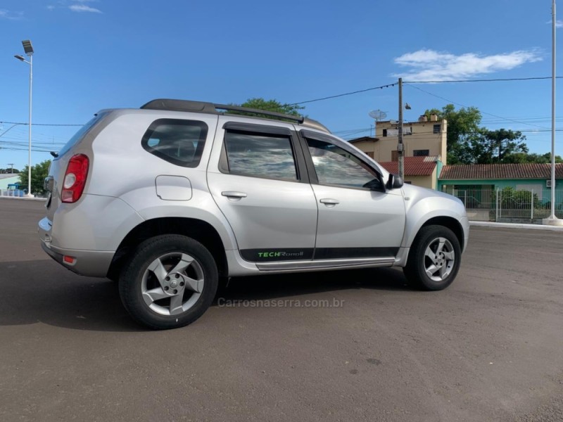 DUSTER 2.0 TECH ROAD II 4X2 16V FLEX 4P AUTOMÁTICO - 2015 - SANTA CRUZ DO SUL