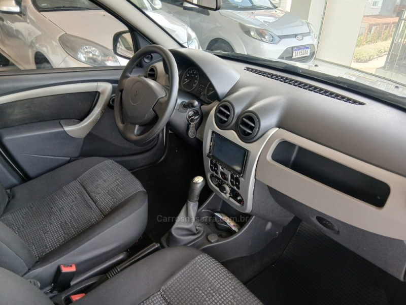 SANDERO 1.6 EXPRESSION 8V FLEX 4P MANUAL - 2010 - NOVA PETRóPOLIS