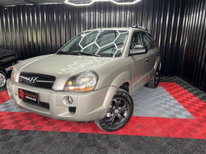 tucson 2.0 mpfi gl 16v 143cv 2wd gasolina 4p automatico 2010 caxias do sul