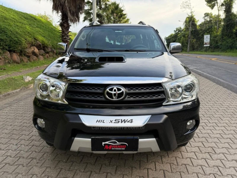 HILUX SW4 3.0 SRV 4X4 7 LUGARES 16V TURBO INTERCOOLER DIESEL 4P AUTOMÁTICO - 2010 - IVOTI
