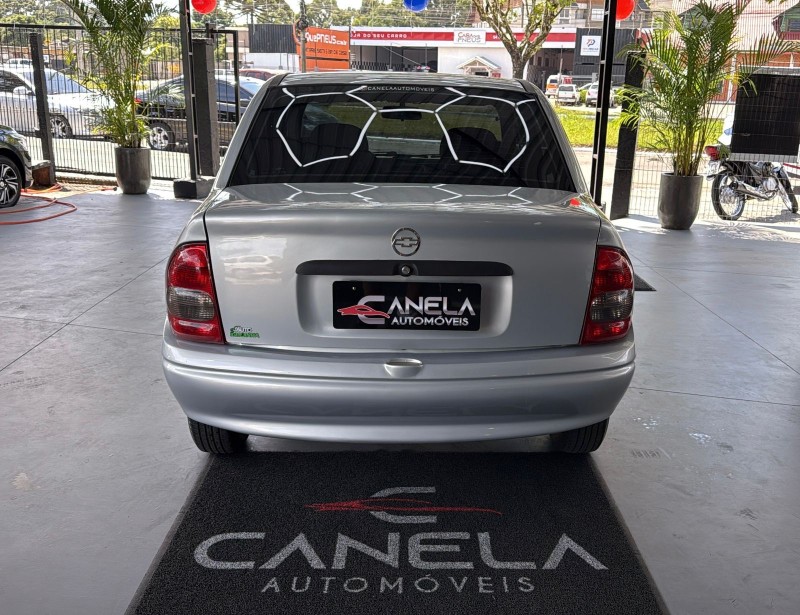 CLASSIC 1.0 MPFI 8V GASOLINA 4P MANUAL - 2004 - CANELA