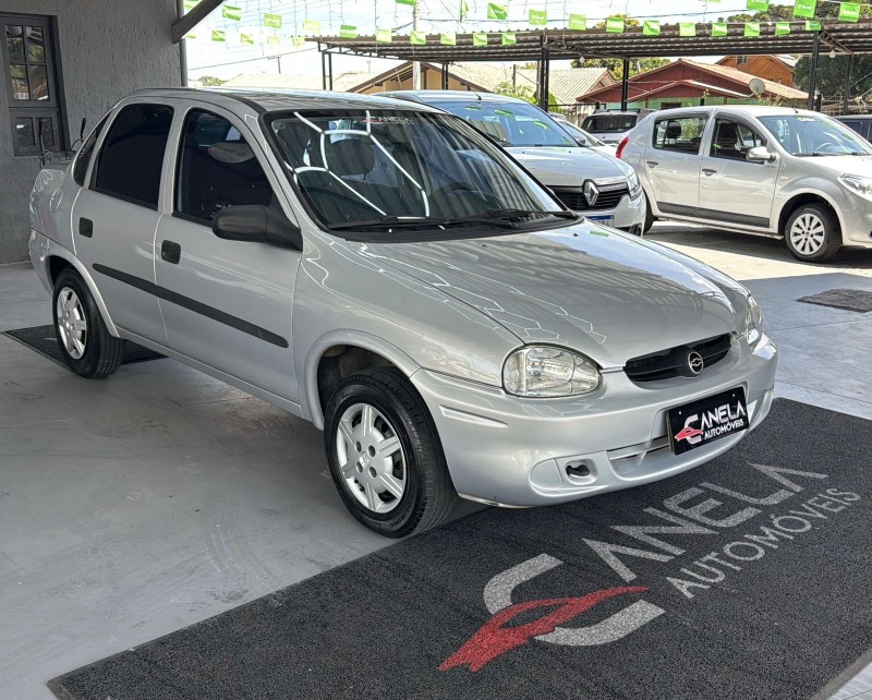 CLASSIC 1.0 MPFI 8V GASOLINA 4P MANUAL - 2004 - CANELA