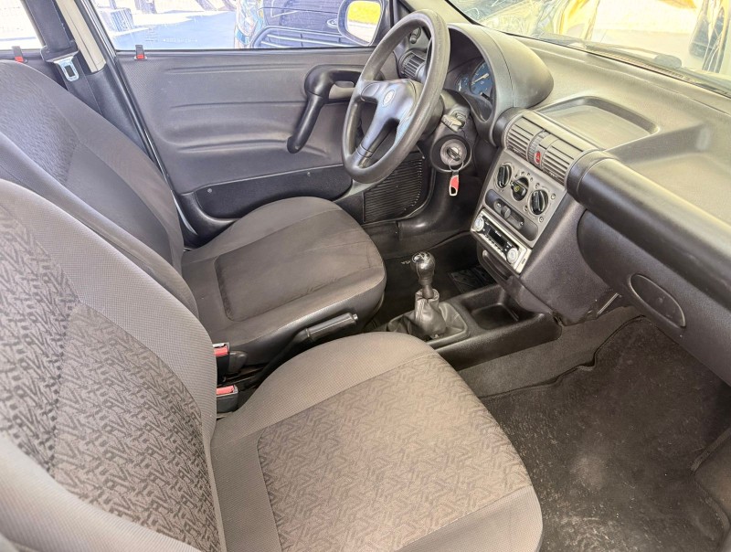 CLASSIC 1.0 MPFI 8V GASOLINA 4P MANUAL - 2004 - CANELA