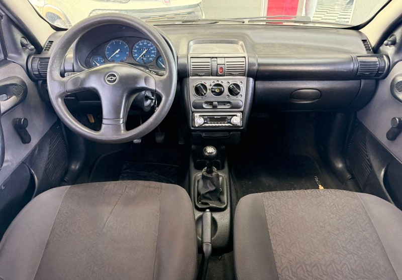 CLASSIC 1.0 MPFI 8V GASOLINA 4P MANUAL - 2004 - CANELA