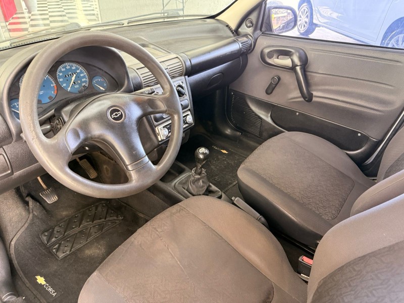 CLASSIC 1.0 MPFI 8V GASOLINA 4P MANUAL - 2004 - CANELA