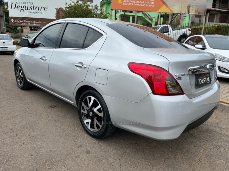 VERSA 1.6 16V FLEX SL 4P XTRONIC - 2017 - DOIS IRMãOS