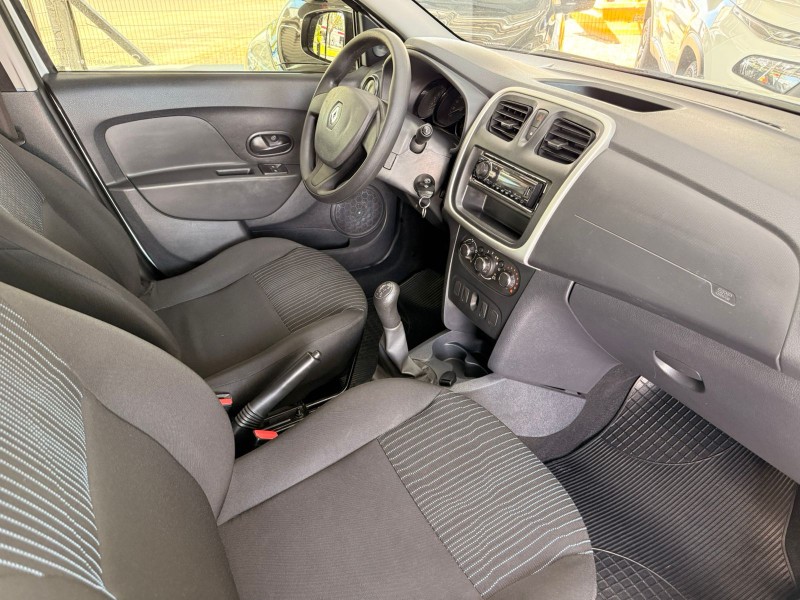 SANDERO 1.0 AUTHENTIQUE 12V FLEX 4P MANUAL - 2017 - CANELA