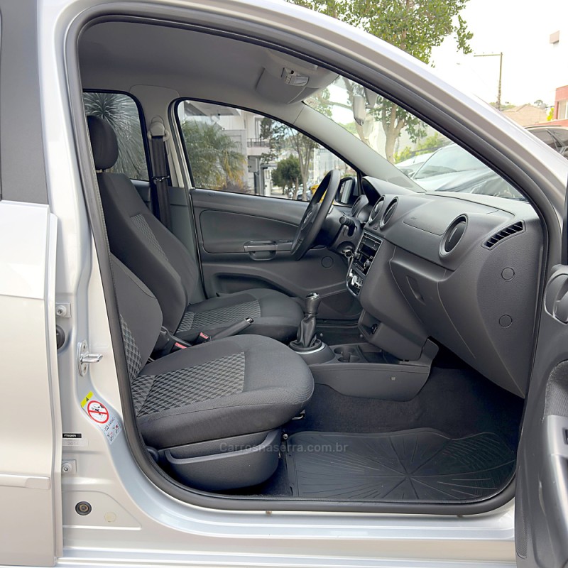 VOYAGE 1.6 MI COMFORTLINE 8V FLEX 4P MANUAL - 2015 - FLORES DA CUNHA