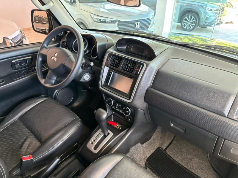 PAJERO TR4 2.0 4X4 16V 140CV FLEX 4P AUTOMÁTICO - 2012 - NOVA PETRóPOLIS