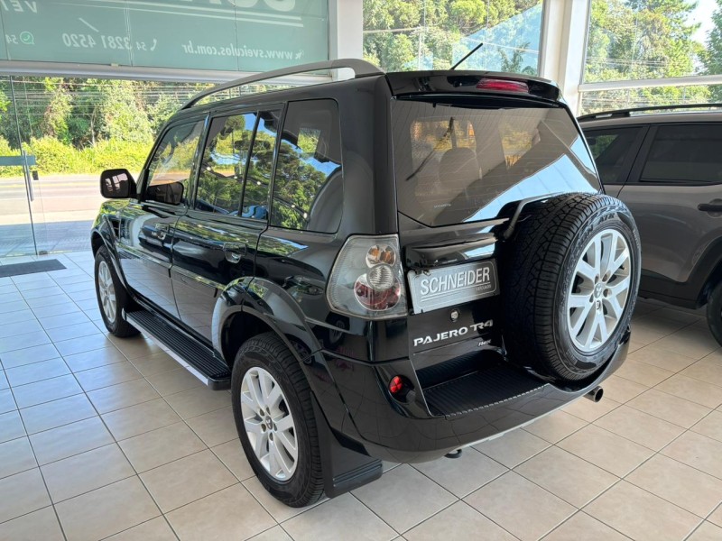 PAJERO TR4 2.0 4X4 16V 140CV FLEX 4P AUTOMÁTICO - 2012 - NOVA PETRóPOLIS