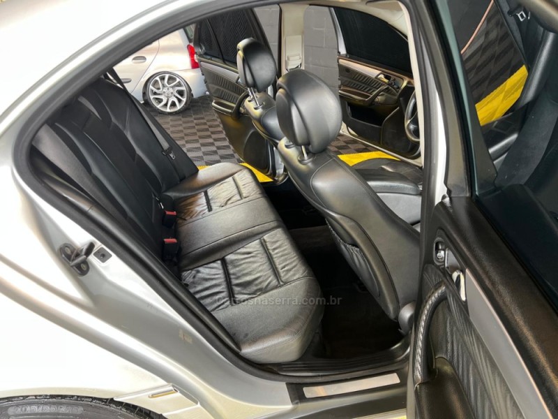 C 230 2.5 AVANTGARDE V6 24V GASOLINA 4P AUTOMÁTICO - 2006 - CAXIAS DO SUL