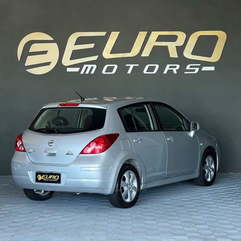 TIIDA 1.8 SL 16V FLEX 4P MANUAL - 2011 - PORTãO