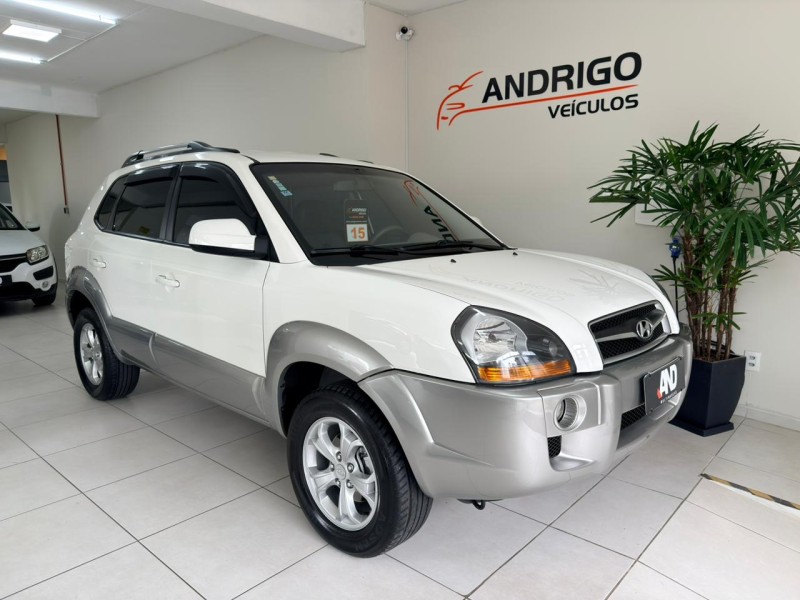 tucson 2.0 mpfi gls base 16v 143cv 2wd gasolina 4p automatico 2015 caxias do sul