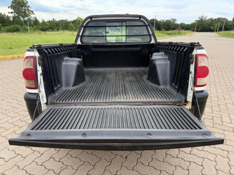 SAVEIRO 1.8 MI CL CS 8V GASOLINA 2P MANUAL G.II - 2005 - IVOTI