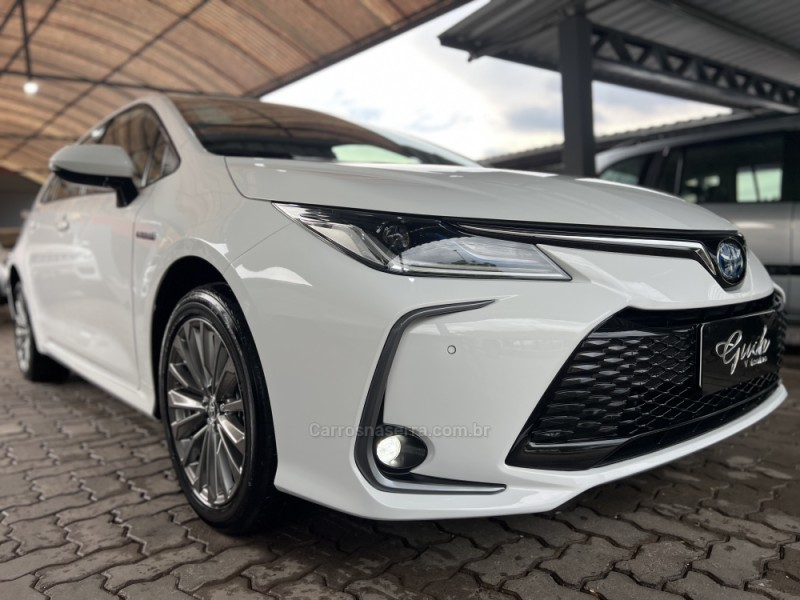 COROLLA 1.8 ALTIS 16V HÍBRIDO 4P AUTOMÁTICO - 2024 - BOM PRINCíPIO