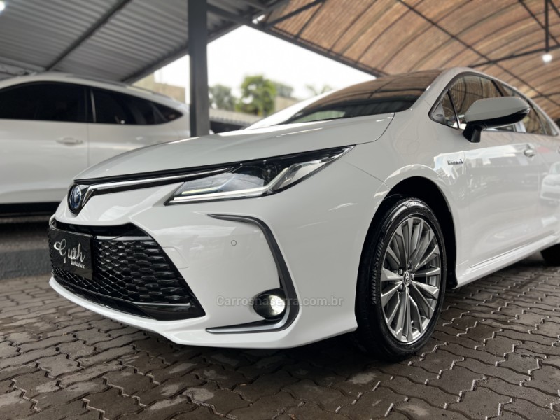 COROLLA 1.8 ALTIS 16V HÍBRIDO 4P AUTOMÁTICO - 2024 - BOM PRINCíPIO