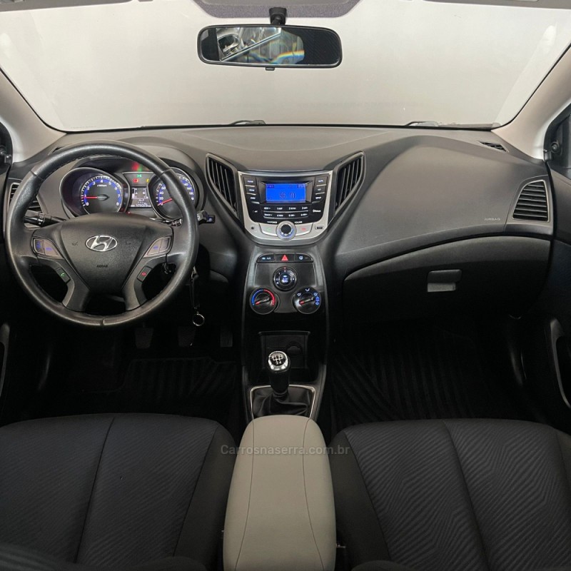 HB20 1.6 SPICY 16V FLEX 4P MANUAL - 2013 - PORTãO