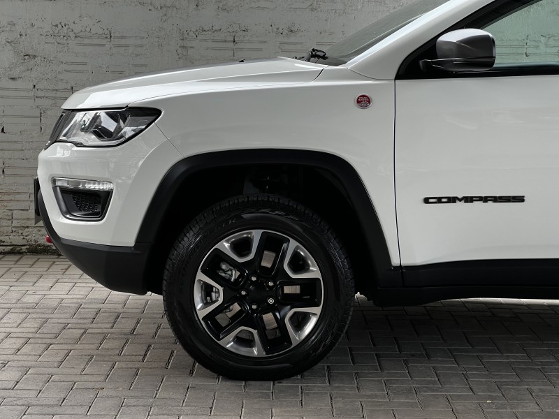 COMPASS 2.0 16V DIESEL TRAILHAWK 4X4 AUTOMÁTICO - 2017 - BENTO GONçALVES