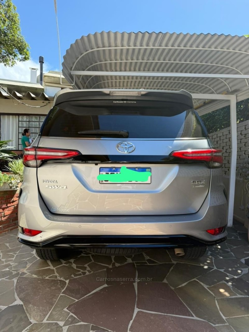 HILUX SW4 2.8 4X4 SRX PLATINUM TURBO DIESEL 4P AUTOMÁTICO - 2024 - VERANóPOLIS