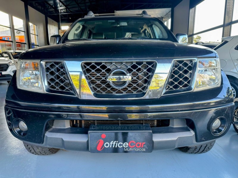 FRONTIER 2.5 LE 4X4 CD TURBO ELETRONIC DIESEL 4P AUTOMÁTICO - 2013 - TRêS COROAS