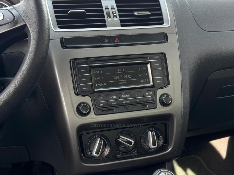 FOX 1.6 MSI TRENDLINE 8V FLEX 4P MANUAL - 2016 - LAGOA VERMELHA