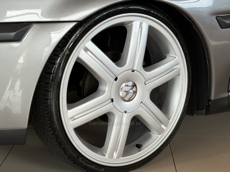 SAVEIRO 1.6 MI SUPER SURF CS 8V FLEX 2P MANUAL G.III - 2005 - DOIS IRMãOS