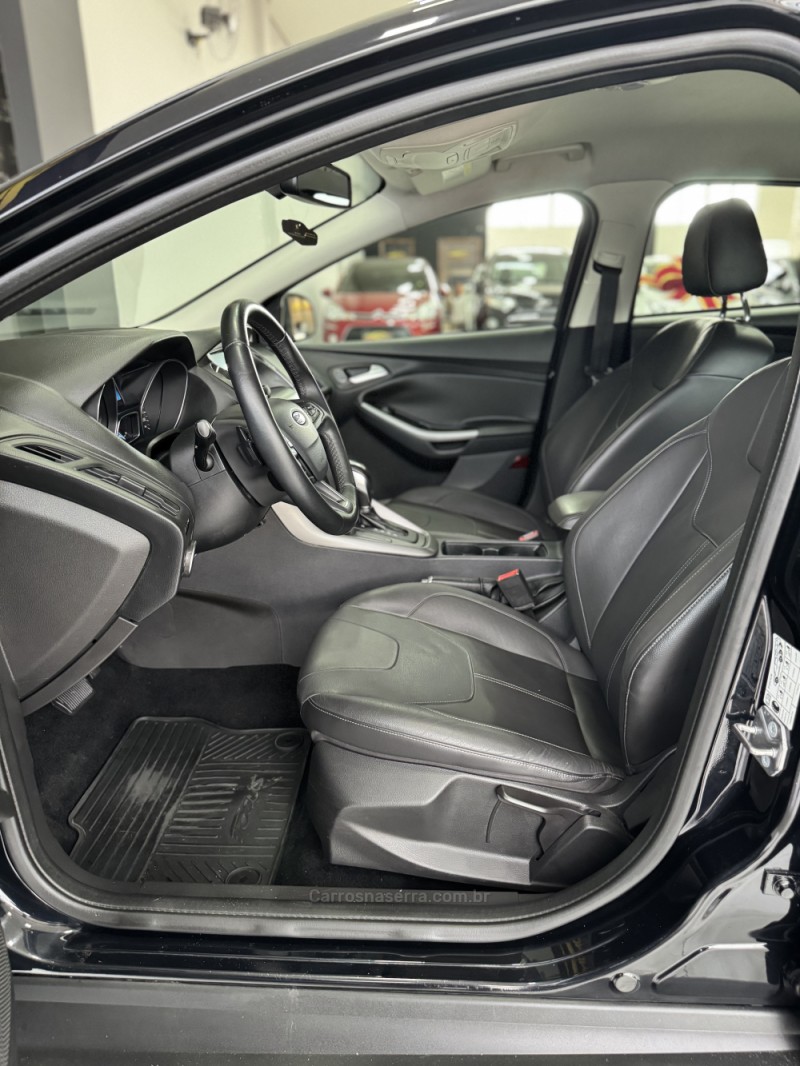 FOCUS 2.0 SE 16V FLEX 4P AUTOMÁTICO - 2017 - CAXIAS DO SUL