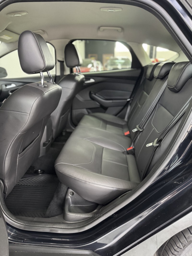 FOCUS 2.0 SE 16V FLEX 4P AUTOMÁTICO - 2017 - CAXIAS DO SUL