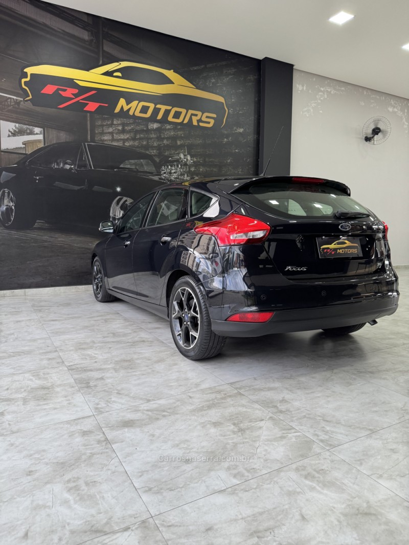 FOCUS 2.0 SE 16V FLEX 4P AUTOMÁTICO - 2017 - CAXIAS DO SUL